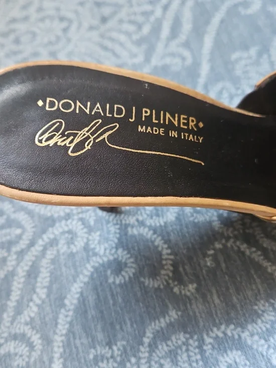 Donald Pliner Beauties! - Picture 3 of 5